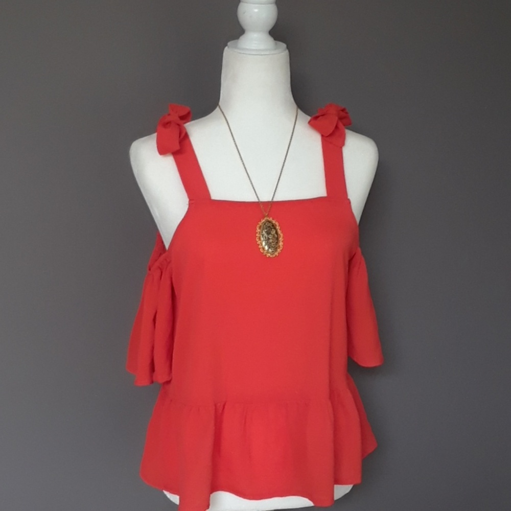 Persaya Cold Shoulder Top Size M